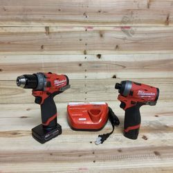 Milwaukee M12 Fuel Drill Driver Set