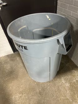 Rubbermaid Commercial Products BRUTE Heavy-Duty Round Trash/Garbage Can, 20-Gallon, Gray,Outdoor Waste Container for Landscapers/Construction/Restaura