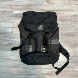 burton backpack black