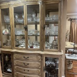 China cabinet 