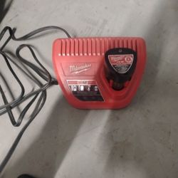 Milwakie M12 Charger And Battery