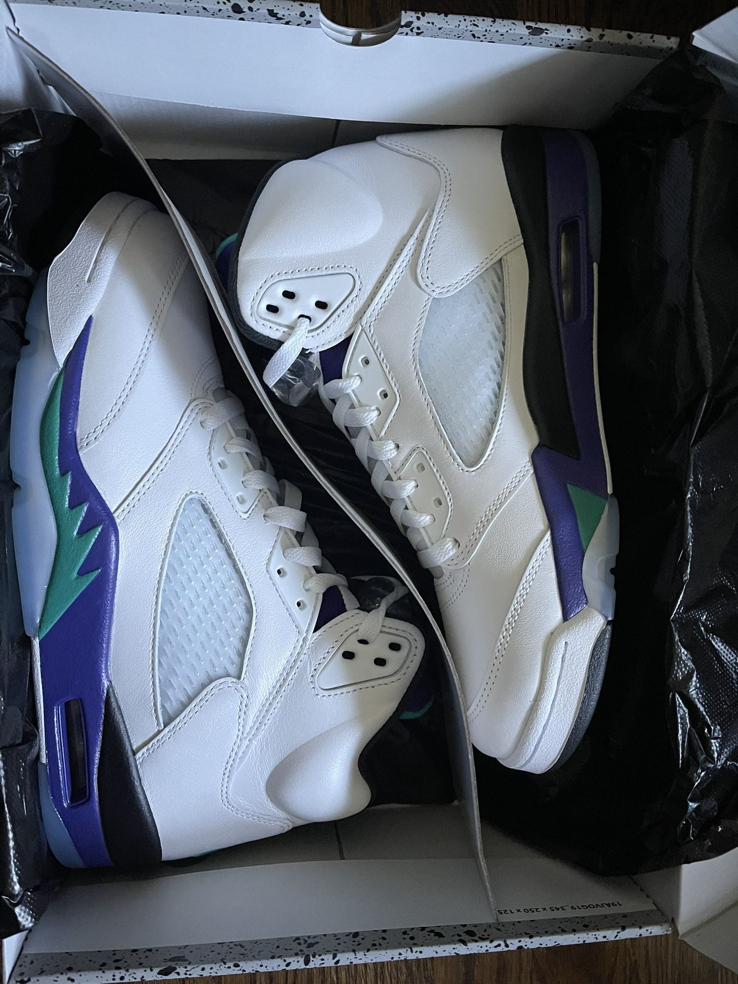 Nike Air Jordan 5 Retro Grape Size 9.5