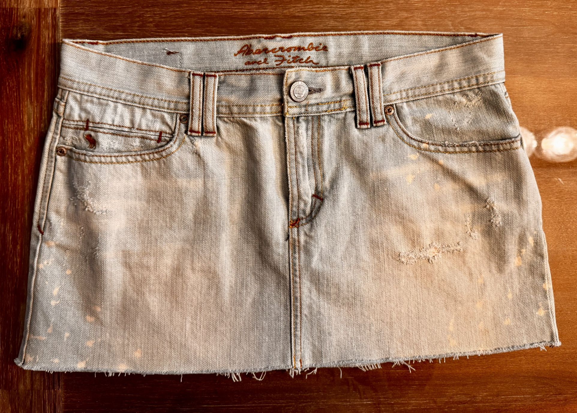 Women’s Abercrombie and fitch vintage embellished like new denim mini skirt size 8
