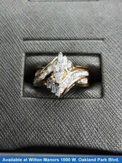 Women's Ring - Yellow Gold 10k (.417) 7.2 grams Size 7