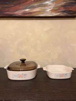 Cute set of two Corning ware 3 piece 1 and 2 liter lid apex