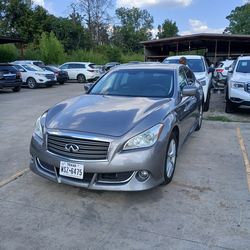 2011 Infiniti M37