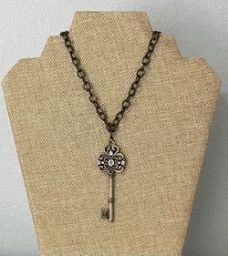 Bronze Vintage Key Pendant Necklace