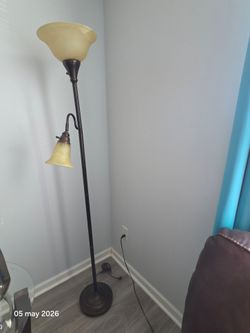 Pedestal lamp