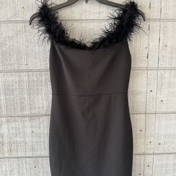 Women’s Forever 21 feathered mini dress size Large