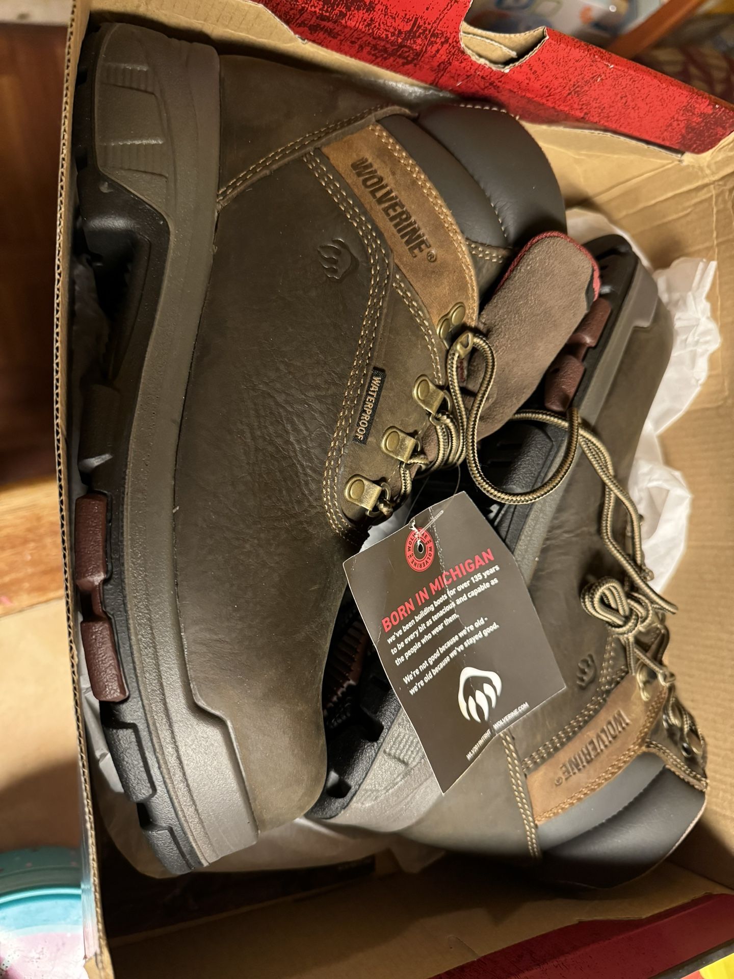 Work Boots 8 1/2 Men WOLVERINE LOX ANTI-FATIGUE