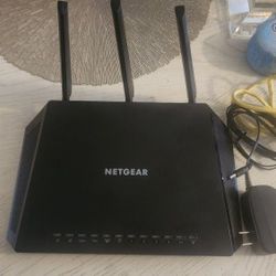 Router Netgear R7350 Like New