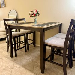 Dining Table W/ 4 Chairs
