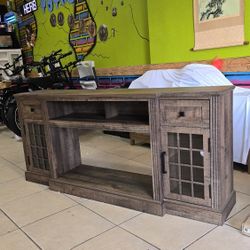 70"Farmhouse Highboy Entertainment Center. You can install an 36" electric fireplace. (Not included).
Dimensions L x W x H	15.5 x 70 x 31.5 inches