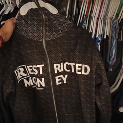 Brand New Zip Up Size S