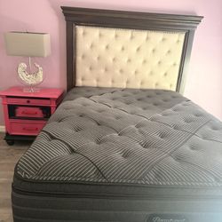 New Queen Mattress is Beauty Rest /Box Spring And Frame 