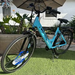 Hyper E-Ride Electric Bike, 36 Volt Battery, 700C Wheels, Blue