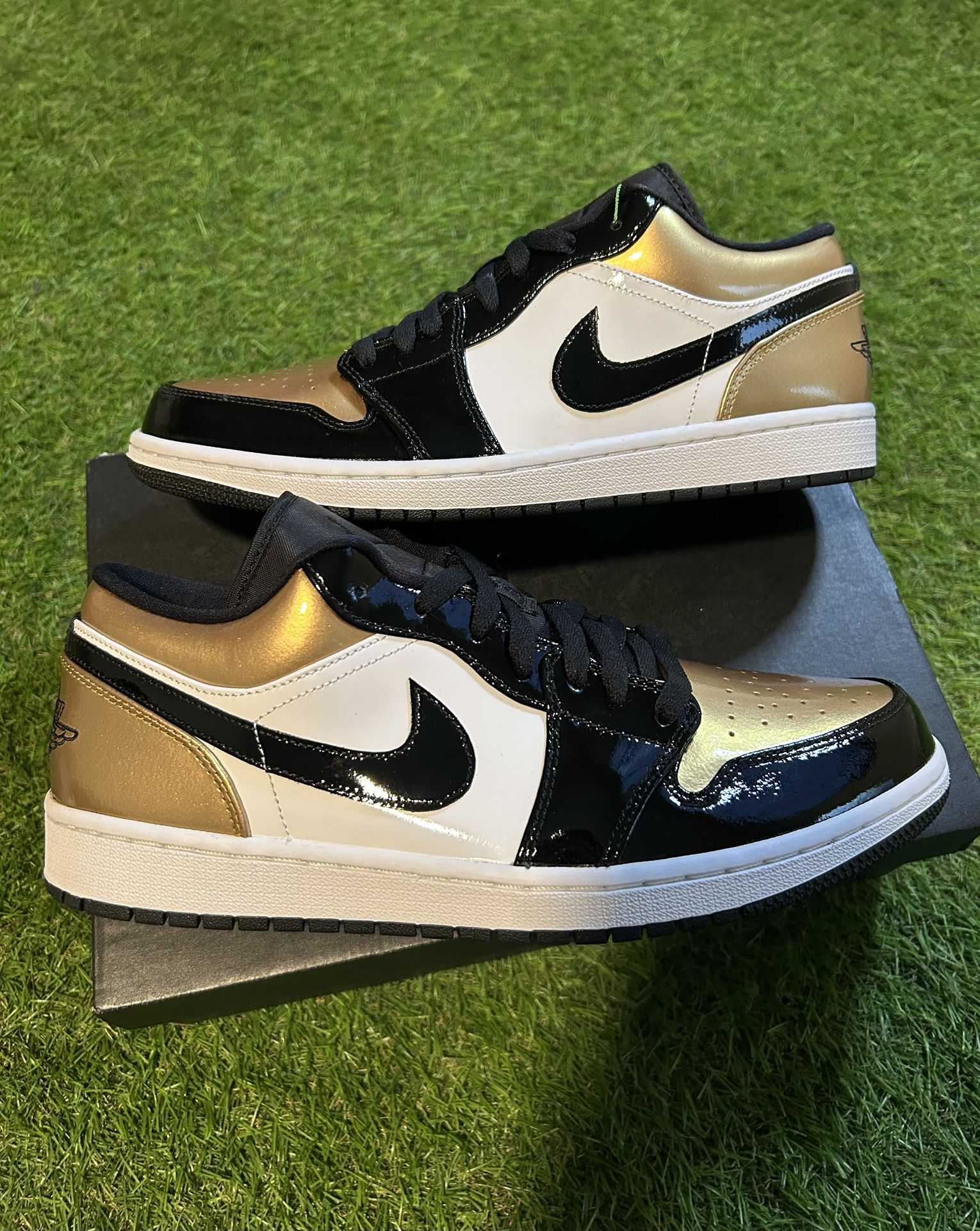 DS Jordan 1 Low Gold Toe