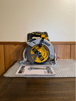 DeWalt XR 20V Brushless 7 1/4 inch Circular Saw