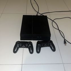 PlayStation 4 Console Bundle - 500GB + 2 Controllers