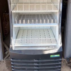 Commercial Refrigerator - Cooler