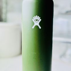 24oz Forest Green Hydroflask With Black Lid