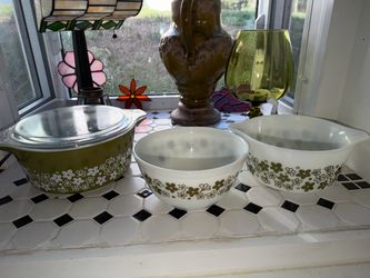 Vintage Pyrex spring blossom green / crazy daisy collection