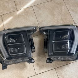 OEM 2023 ford raptor headlights working perfectly