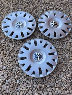 Vw Beetle 99-05 Factory Hubcaps In Good Conditions $95