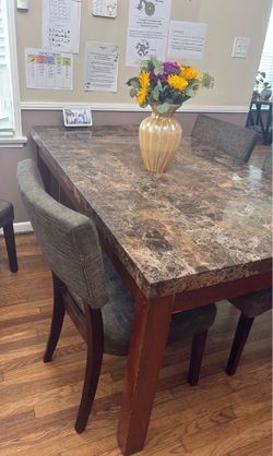 Dining room Table - $75 OBO