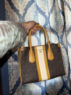 Michael Kors Shoulder Bag