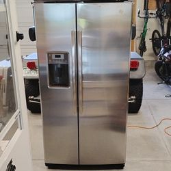 GE Refrigerator/Freezer 