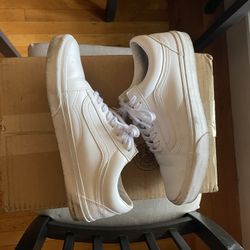 Vans Old School Low Top White Leather  Men’s 9.5