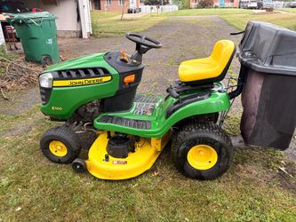 John Deere E100 Riding Lawn Mower with Leaf Bagger