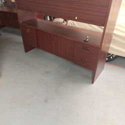 Office credenza desk. 3 