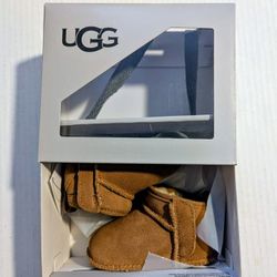UGG Classic Ultra Mini Boots In Chestnut - Toddler Size 0/1 New In Box. 