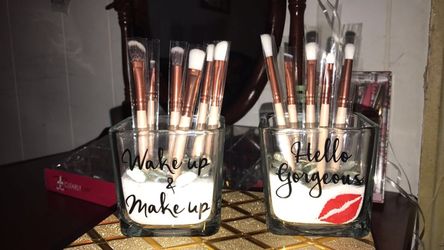 Make up brush holder