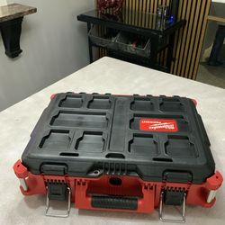 Milwaukee medium box