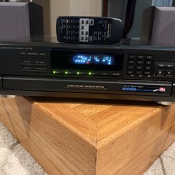 Technics SL-PD8 5 Disk CD Changer W/Remote (Excellent Condition) 