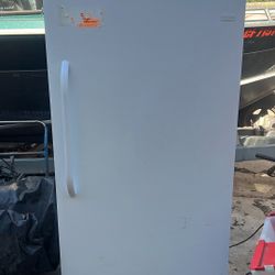 Frigidaire Refrigerator No Ice Maker No Freezer