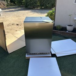 Full Size Brand new Mini Fridge 
