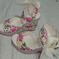 FLOWER WEDGES