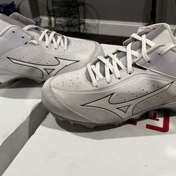 Softball cleats size 9