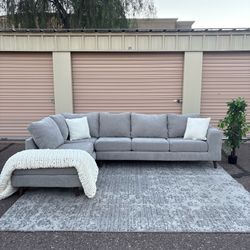 Living Spaces Canella II Sectional w/ Chaise - Delivery