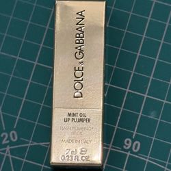 Dolce And Gabbana Mint Oil Lip Plumper 