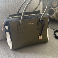 Michael Kors Handbag/ Crossbody 