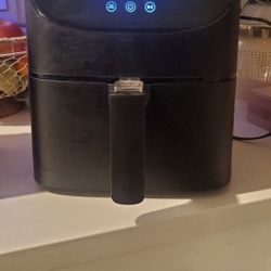 Cosori Air Fryer Comes With Brand New Accessories Never Used