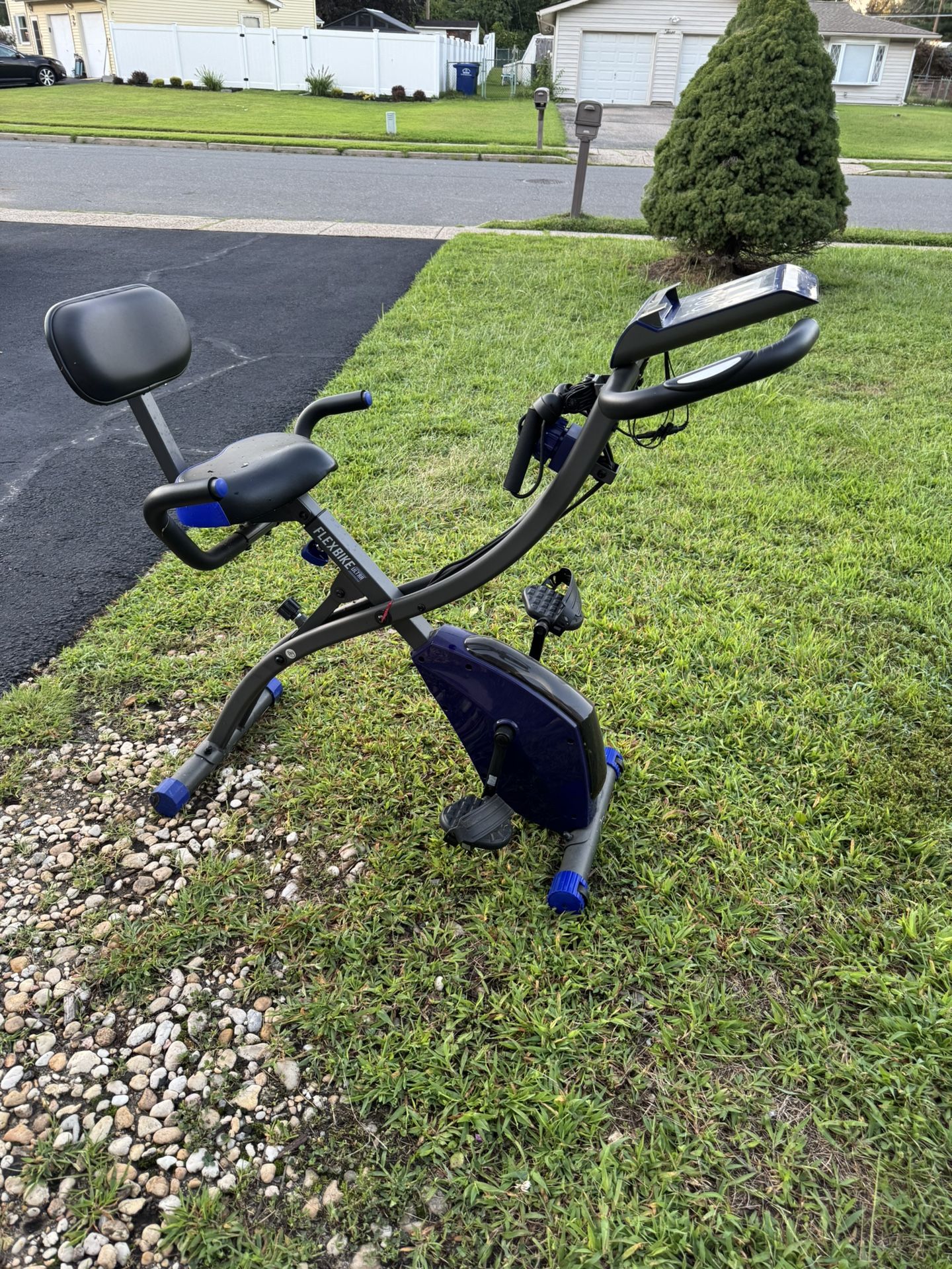Excercise Bike with Arm Bands Too!