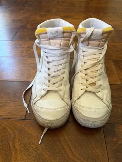 9.5 Nike Blazers for $2
