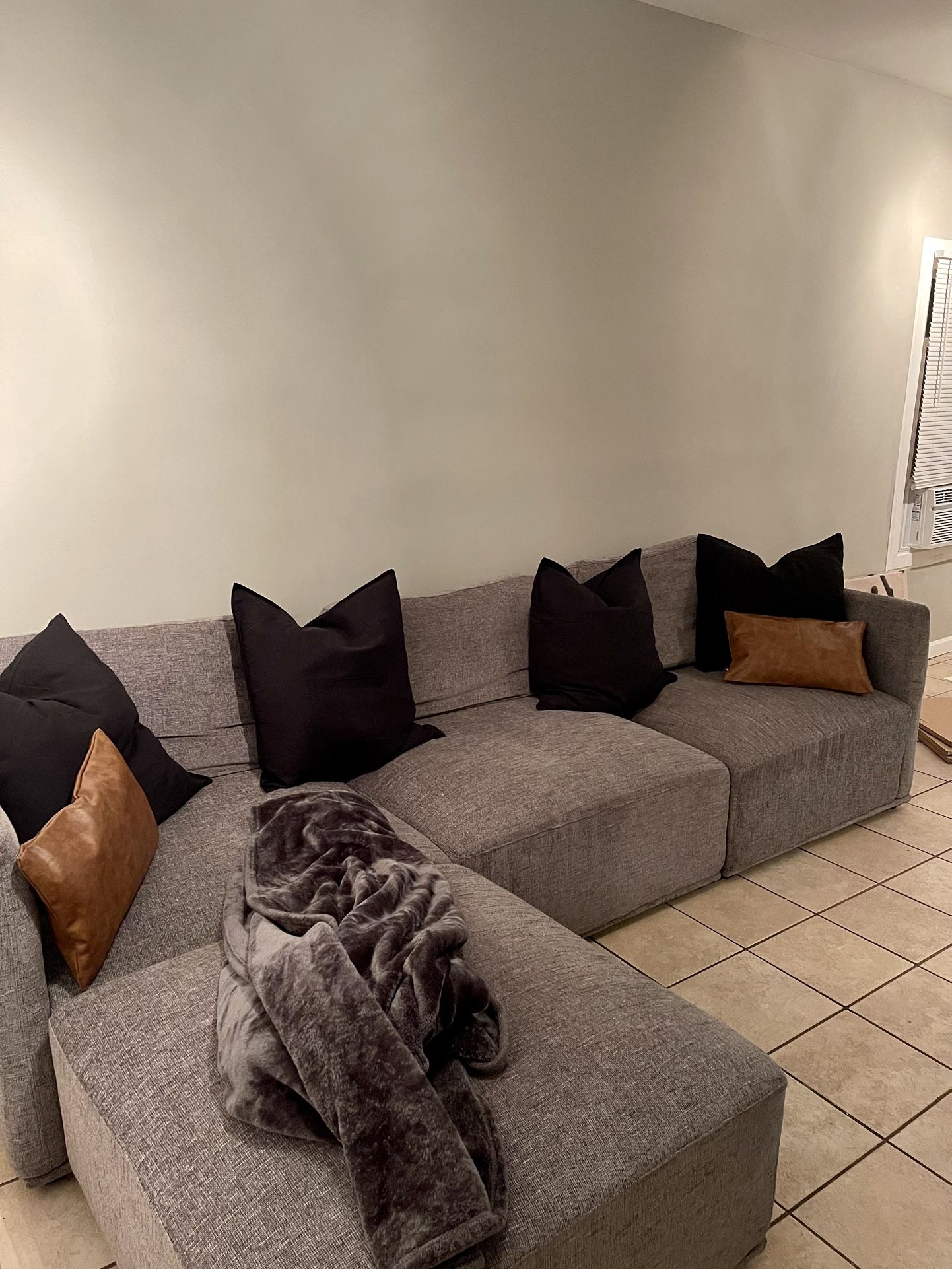 4 Piece Rio Modular Sectional w/Ottoman