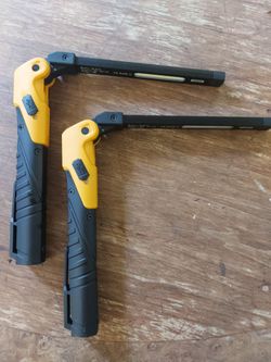 AUTOOL
2 Magnetic Work Light Rechargeable 2600mAh with 180° Rotate Foldable Design, 650 Lumens Led Work Light (SL810) used
